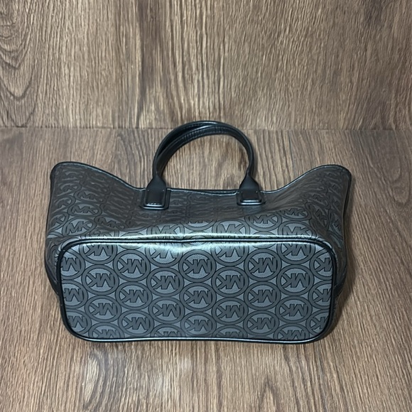 🔥🔥🔥Michael Kors Jodie Small Logo Jacquard Tote Bag🔥🔥🔥 - Picture 7 of 16